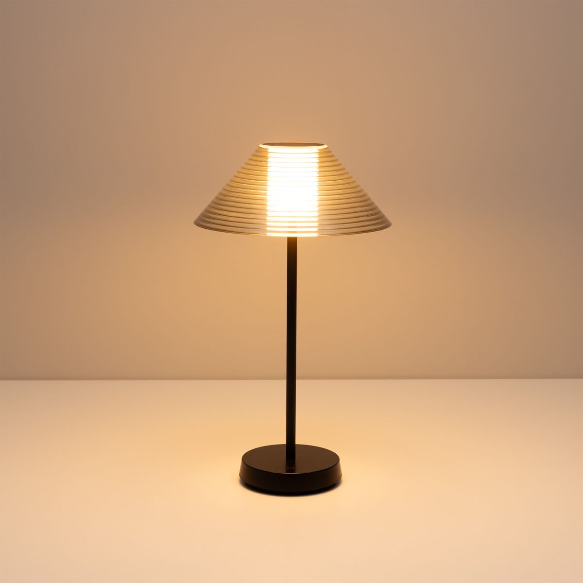 Настольная лампа аккумуляторная Arlight SP-BAGLIORE-3.2W Warm2700 (Черный, 280 deg, 5V) (IP54 Металл) 060832 в #REGION_NAME_DECLINE_PP#