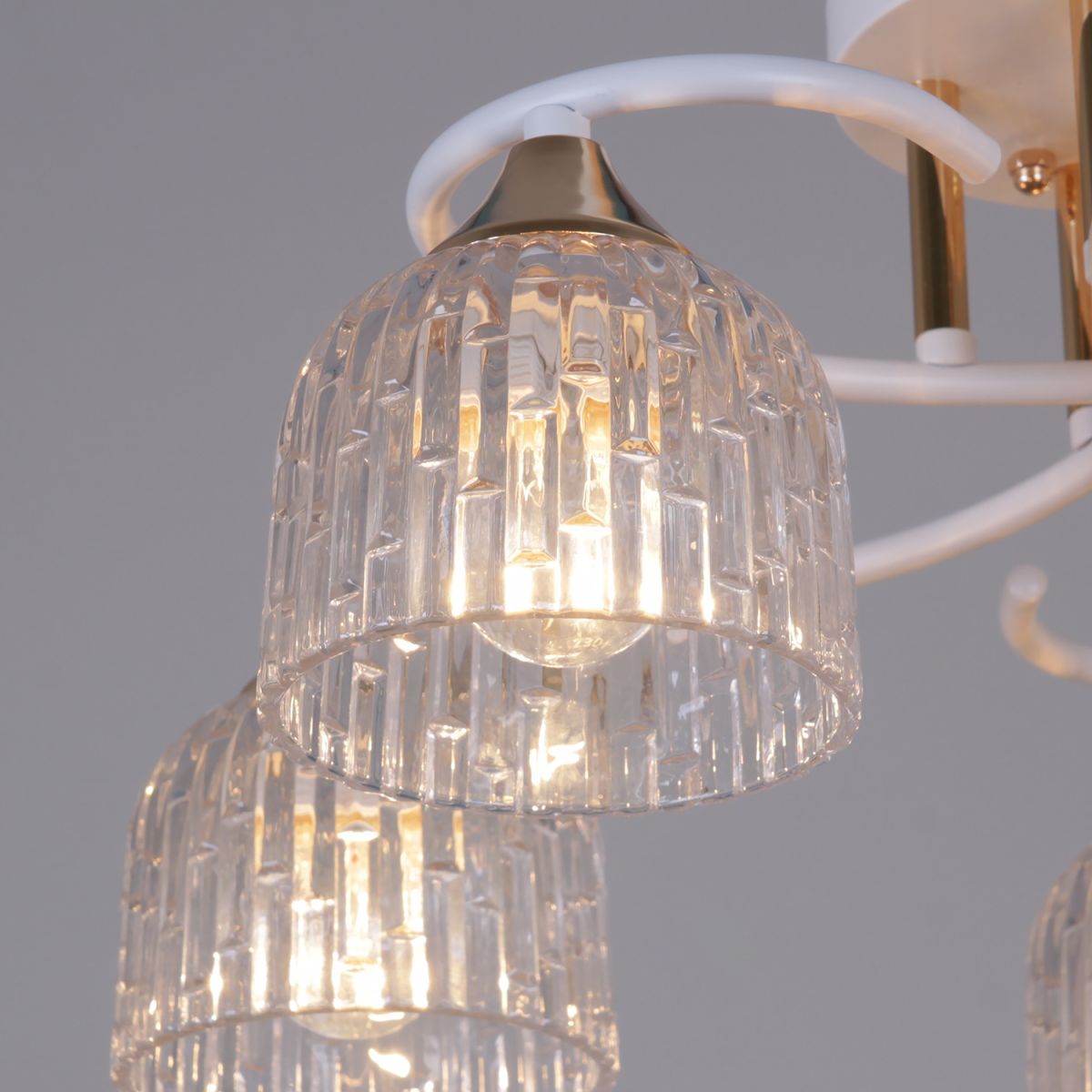 Потолочная люстра Reluce 16360-0.3-05 WH+FG в Санкт-Петербурге