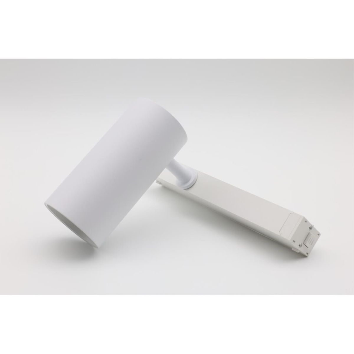 Трековый магнитный светильник Aployt Magnetic track 220 APL.0205.10.20 в Санкт-Петербурге