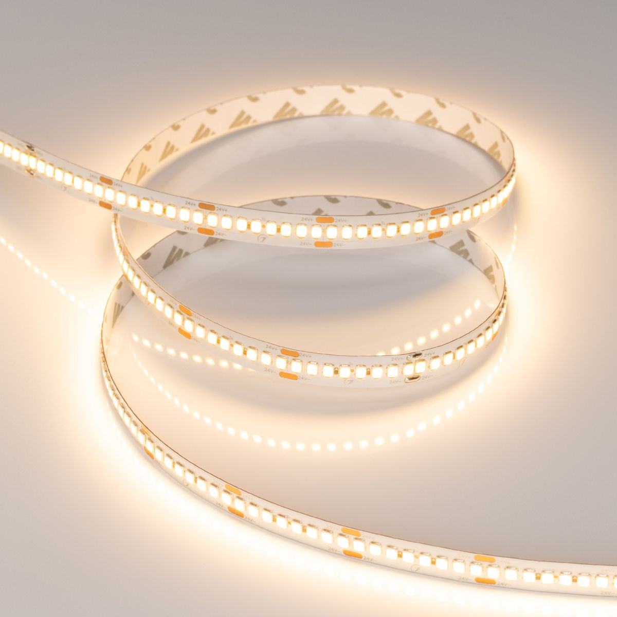 Светодиодная лента Arlight RT-A240-10mm 24V Warm2700 (22 W/m, IP20, 5m) (высок.эфф.150 лм/Вт) 038746(1) в Санкт-Петербурге