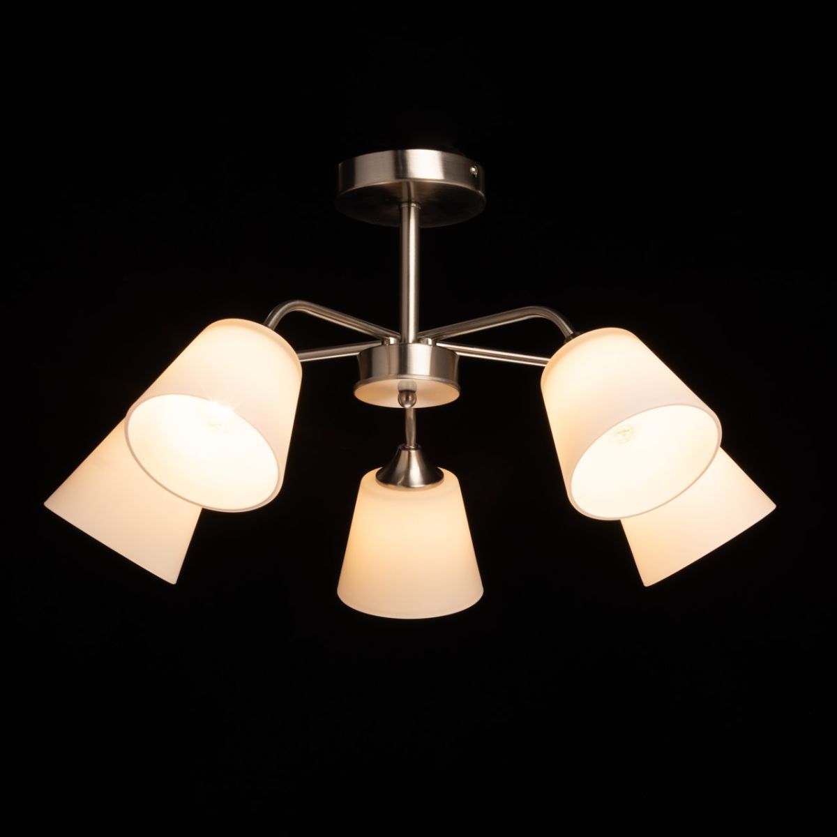 Люстра на штанге De Markt City Блеск 315017805 в Санкт-Петербурге