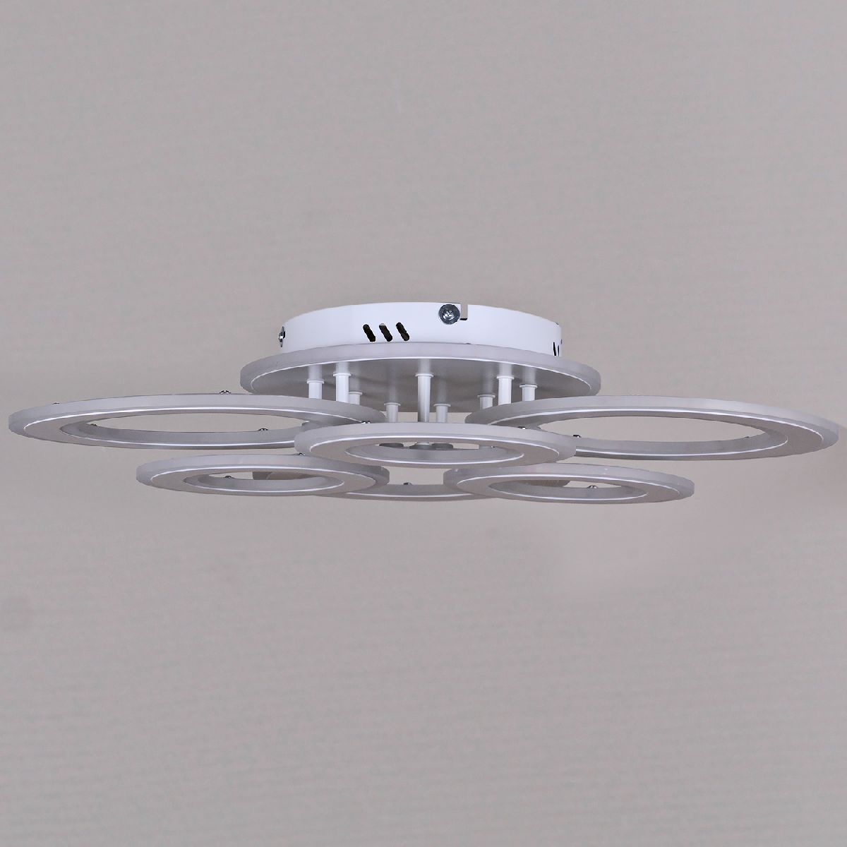 Потолочная люстра Reluce 20535-0.3-3+3+1 WT в #REGION_NAME_DECLINE_PP#