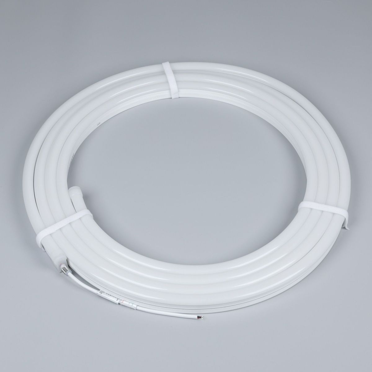 Светодиодная герметичная лента Arlight HALO-SIDE-A160-15x25mm 24V Day4000 (10 W/m, IP67, 5m, wire x1) 053376 в #REGION_NAME_DECLINE_PP#