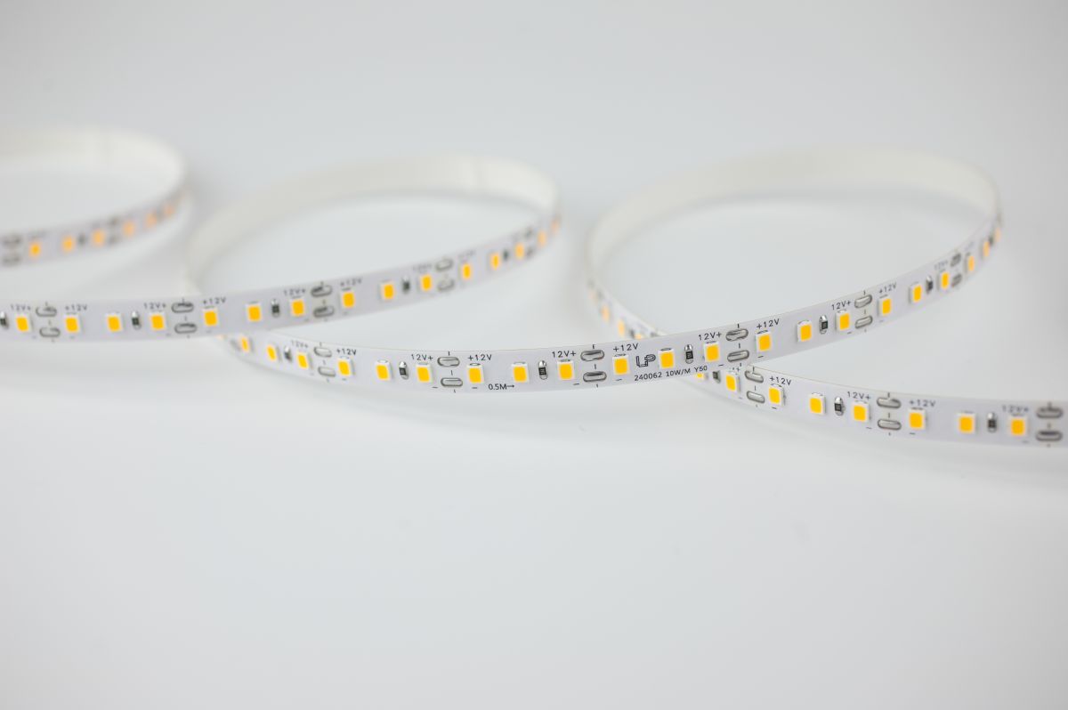 Светодиодная лента LEDS POWER 2835 120/м (10Вт/м) 12В теплая 008660 в #REGION_NAME_DECLINE_PP#