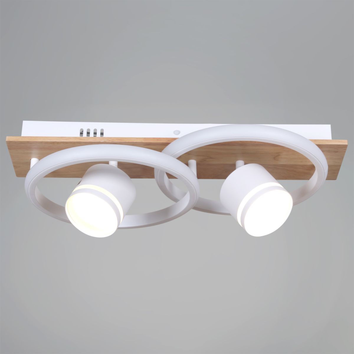 Потолочный светильник Reluce 29560-0.3-2+2 WH+WOOD в #REGION_NAME_DECLINE_PP#