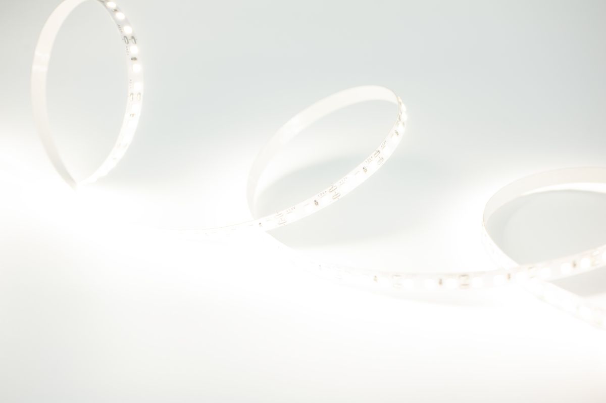 Светодиодная лента LEDS POWER 2835 120/м (10Вт/м) 12В нейтральная 008639 в #REGION_NAME_DECLINE_PP#