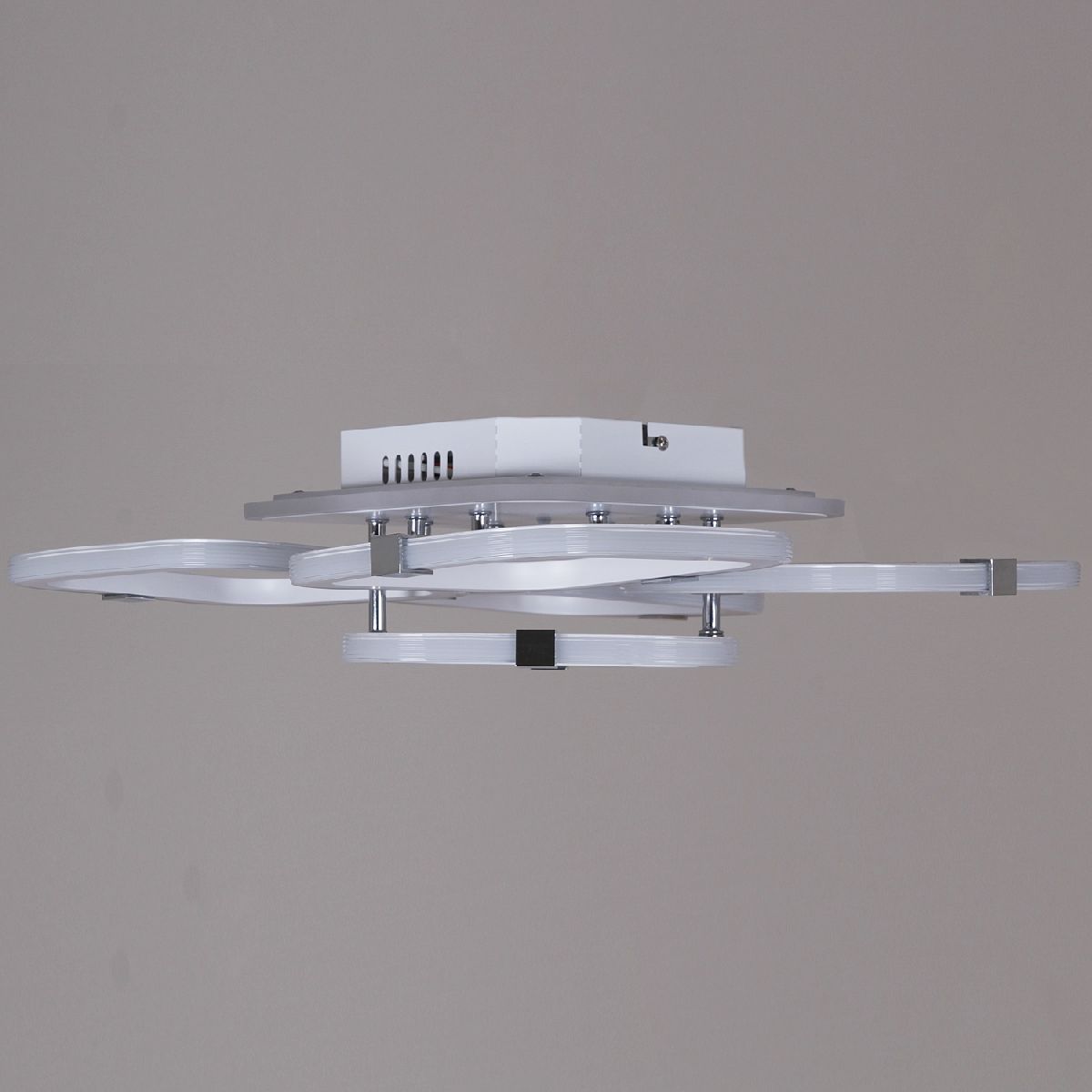 Потолочная люстра Reluce 06321-3.3-05 WH+CR (RGB) в Санкт-Петербурге