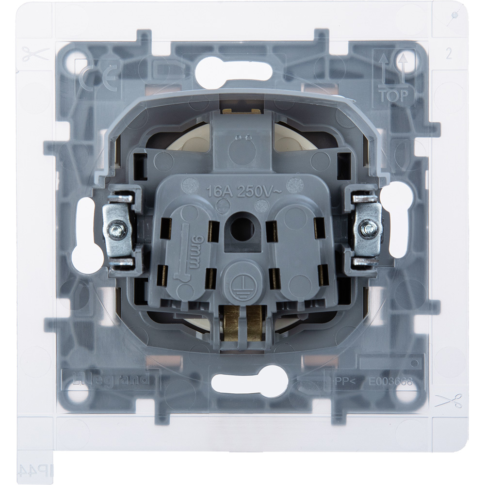 Розетка 2К+З IP44 Legrand Etika Слоновая кость 672326 в #REGION_NAME_DECLINE_PP#