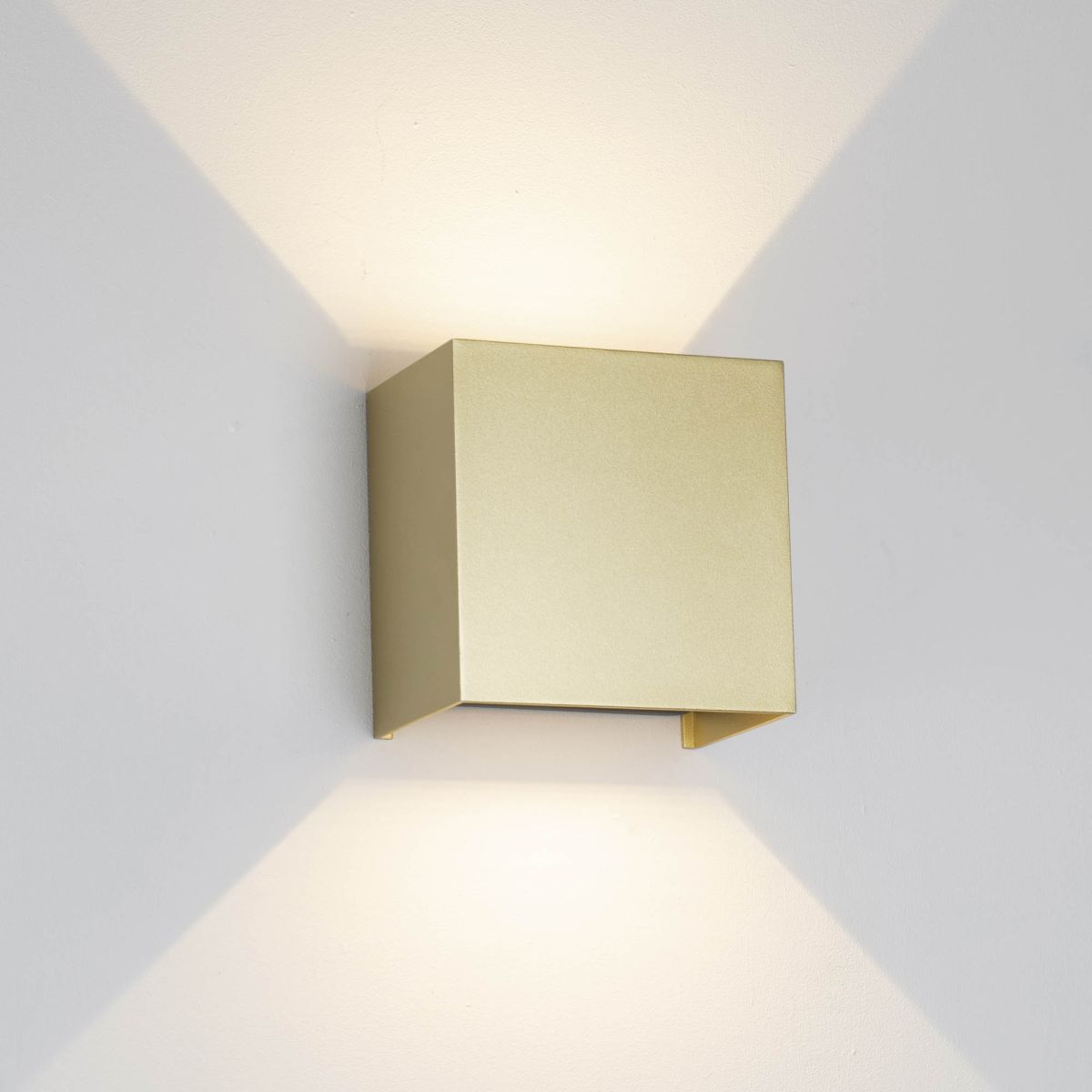 Настенный светильник Mantra Davos 9225 в Санкт-Петербурге