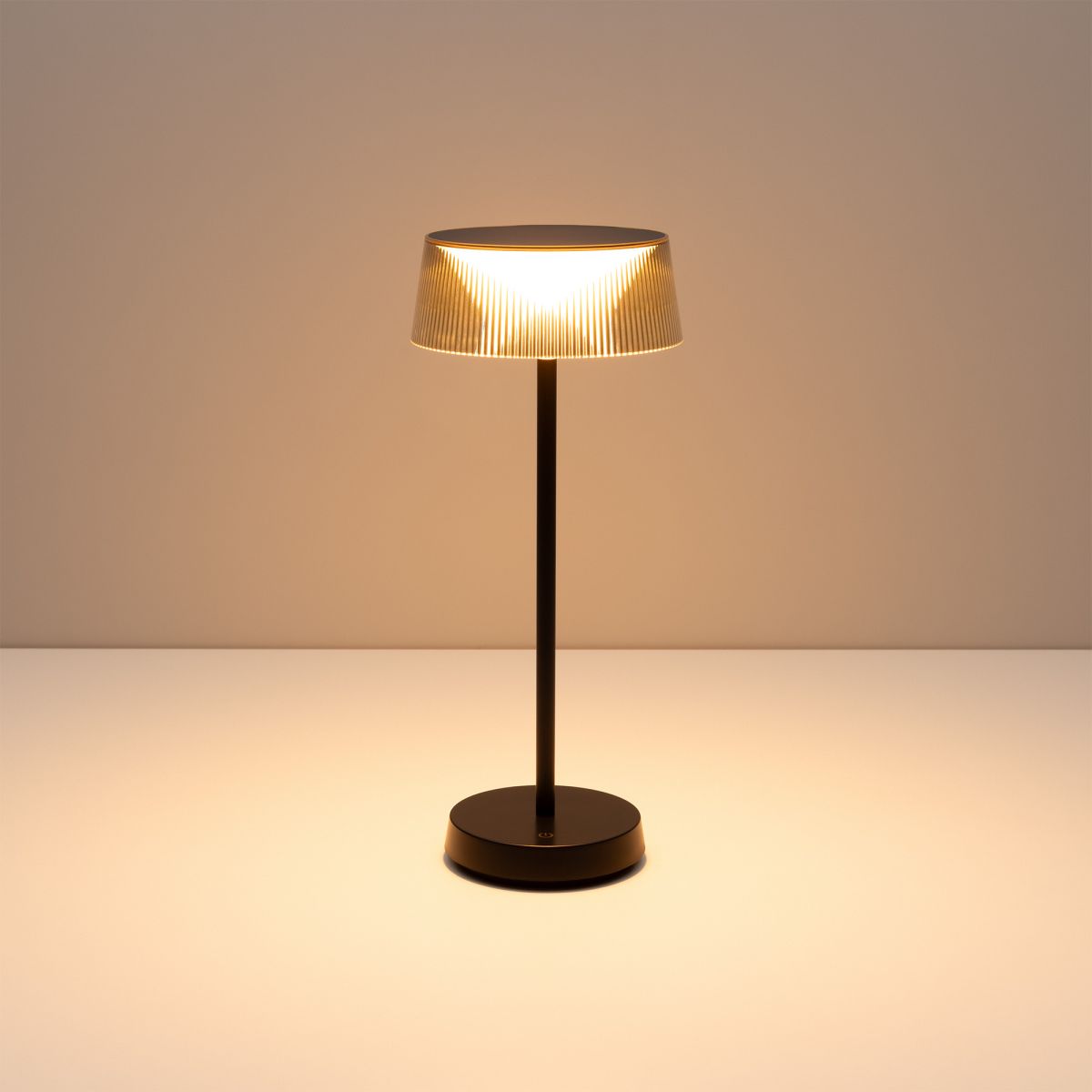 Настольная лампа аккумуляторная Arlight SP-LATIDE-1.5W Warm2700 (Черный, 125 deg, 5V) (IP54 Металл) 060834 в #REGION_NAME_DECLINE_PP#