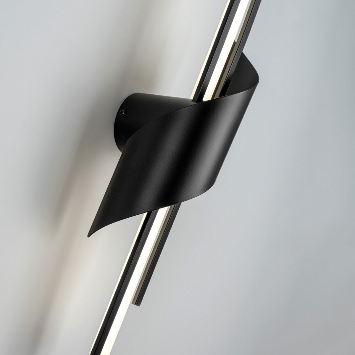 Настенный светильник Modelux ML.655.850 BK в #REGION_NAME_DECLINE_PP#