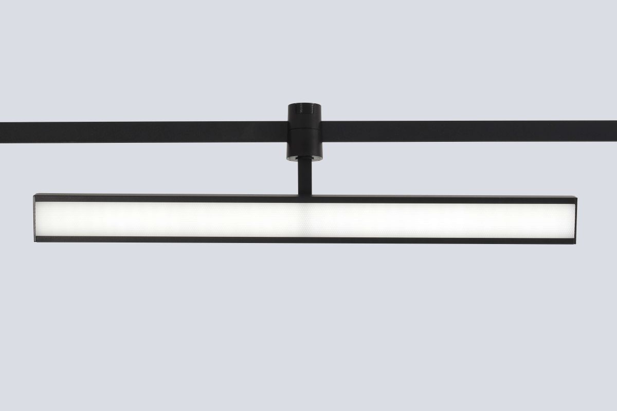 Трековый светильник для гибкой магнитной системы Crystal Lux Trace 48V CLT 0.37 001 18W BL SMART в #REGION_NAME_DECLINE_PP#