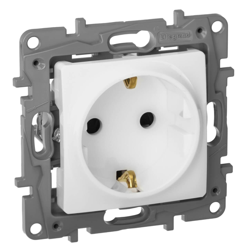 Розетка 2К+З Legrand Etika 16A 250V с/з со шторками винтовой зажим немецкий стандарт белый 672222 в Санкт-Петербурге