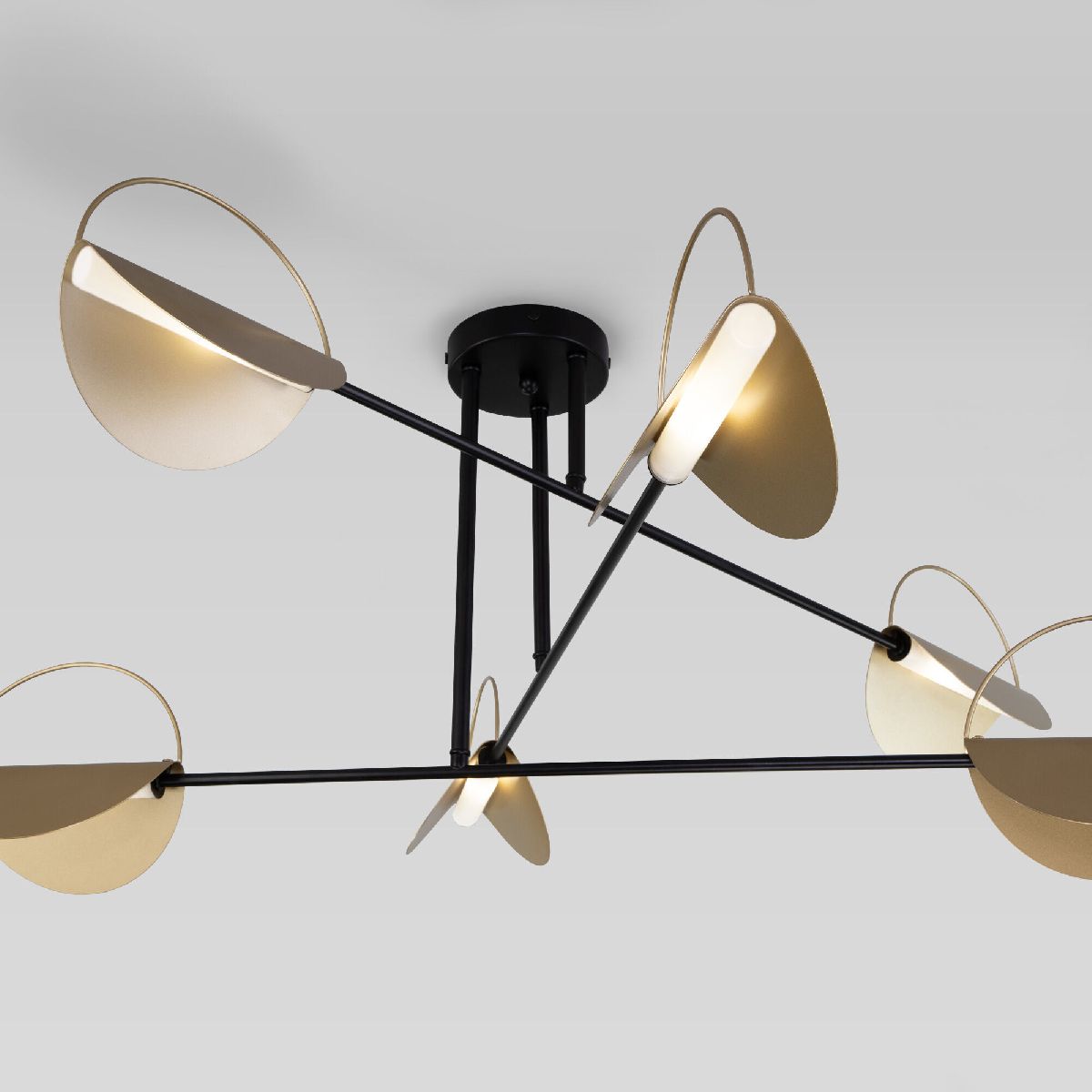 Потолочная люстра Eurosvet Grazia 70148/6 черный/золото Smart a062042 в Санкт-Петербурге