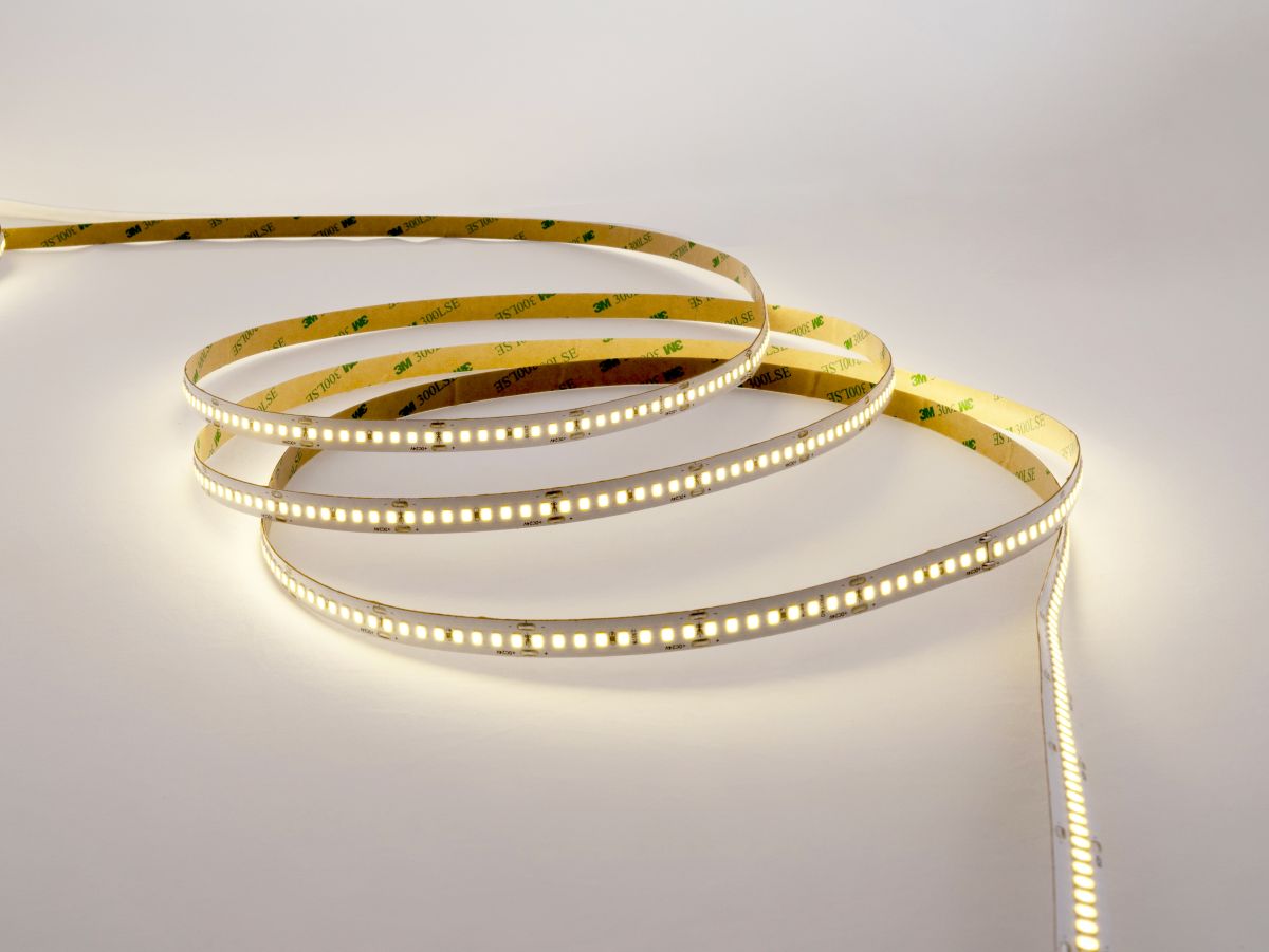 Светодиодная лента LEDS POWER 2835 192/м (18Вт/м) 24В теплая, серия ПРО140 005249 в #REGION_NAME_DECLINE_PP#