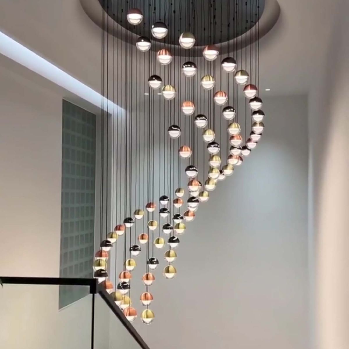 Потолочная люстра Favourite Luna 4371-12C в #REGION_NAME_DECLINE_PP#