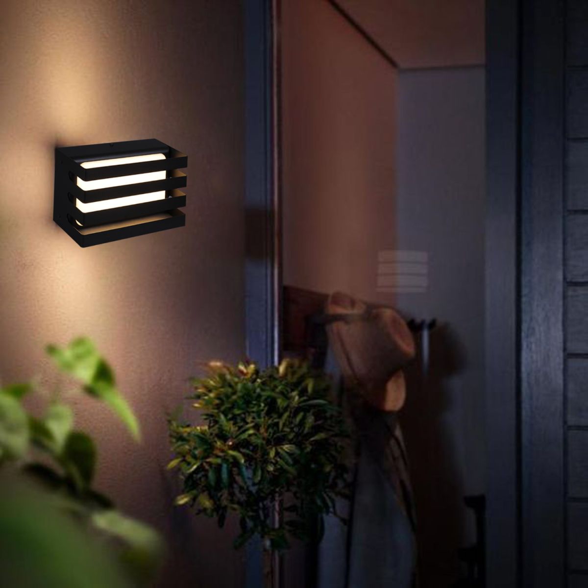 Уличный настенный светильник Reluce 86864-9.2-001JH LED18W BK в Санкт-Петербурге