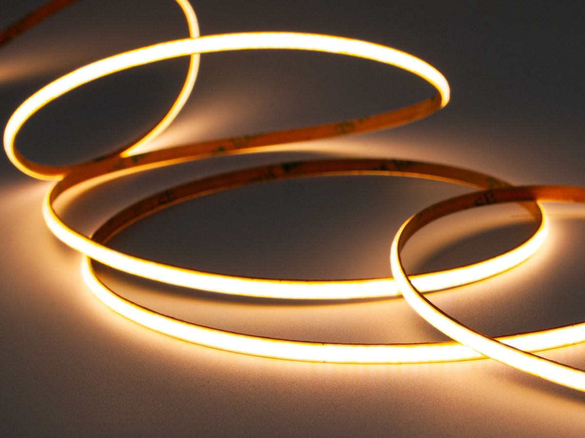 Светодиодная лента узкая LEDS POWER COB 480/м (8Вт/м) 24В теплая 4мм 008097 в Санкт-Петербурге