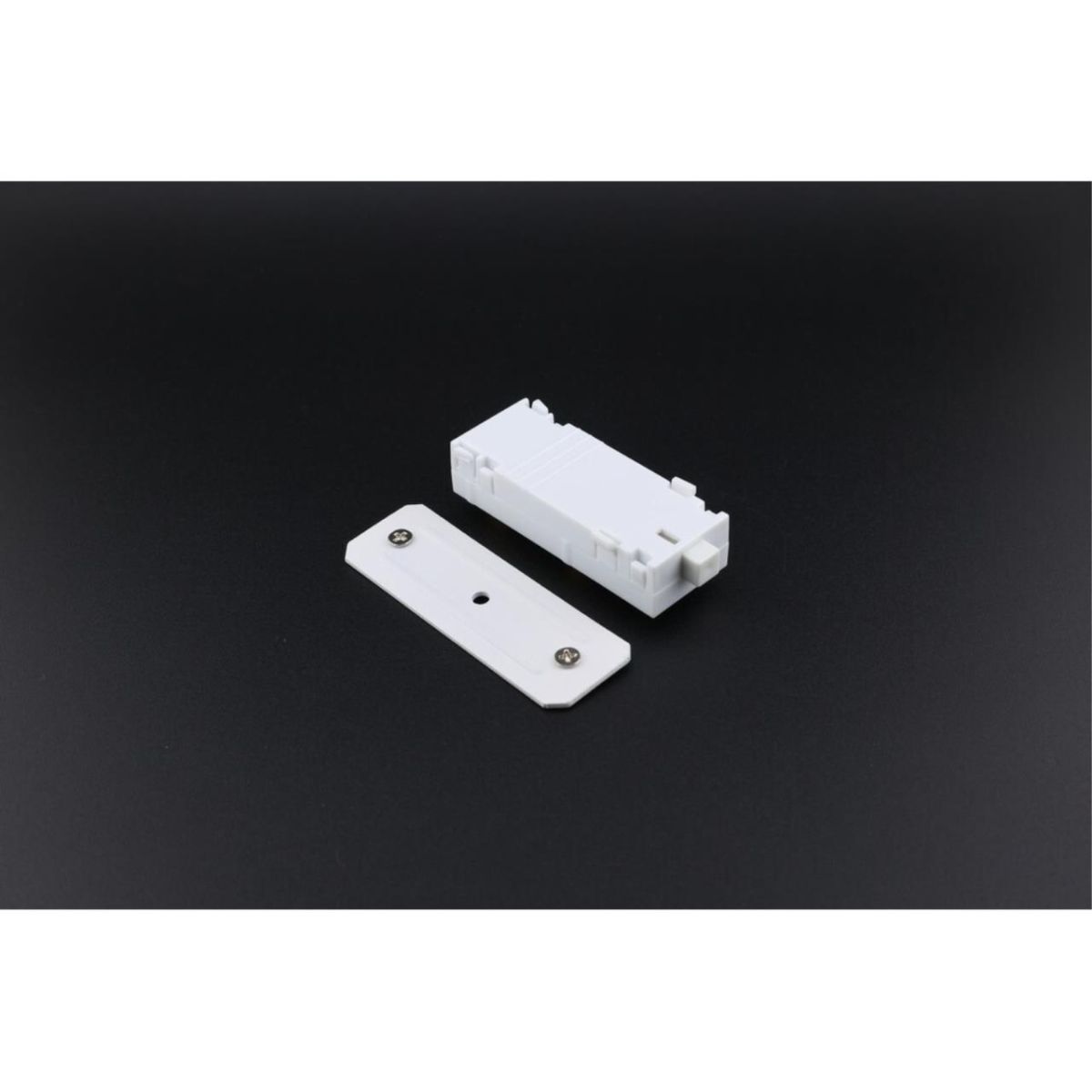 Коннектор питания прямой для магнитного шинопровода Aployt Magnetic track 220 APL.0280.10.01 в Санкт-Петербурге