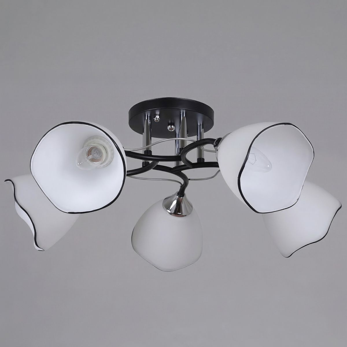 Потолочная люстра Reluce 79360-0.3-05 BK+CR в Санкт-Петербурге