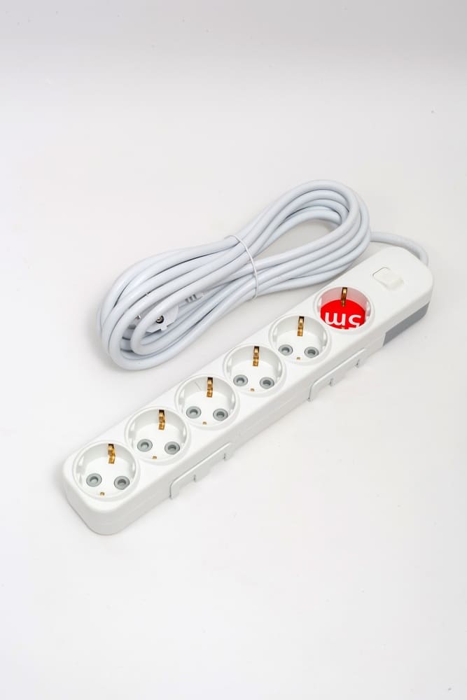 Удлинитель с/з 6вх с защитными шторками с включателем ELBI Myra 527-010205-622 в Санкт-Петербурге