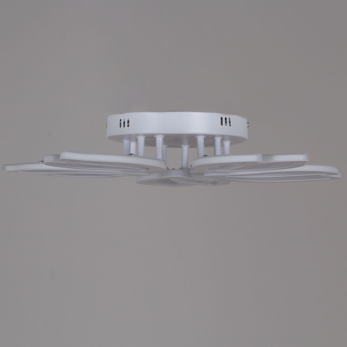 Потолочная люстра Reluce 00150-0.3-05 WH в Санкт-Петербурге