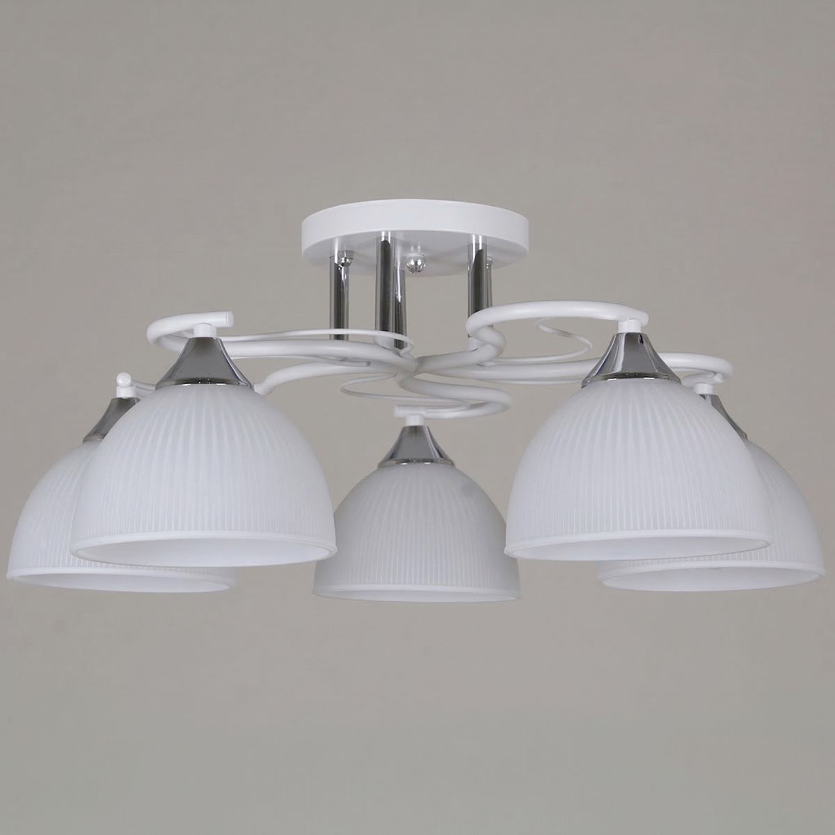 Потолочная люстра Reluce 85460-0.3-05 WH+CR в #REGION_NAME_DECLINE_PP#