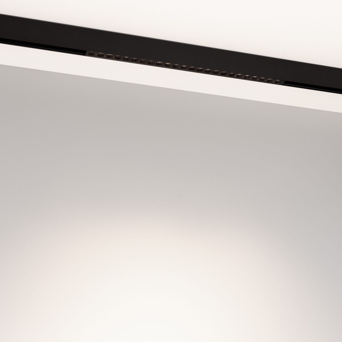 Трековый магнитный светильник Arlight MAG-ORIENT-DOTS-L465-16W Day4000-MIX (Черный, 24 deg, 48V, TUYA Zigbee) (IP20 Металл) 053813(1) в Санкт-Петербурге