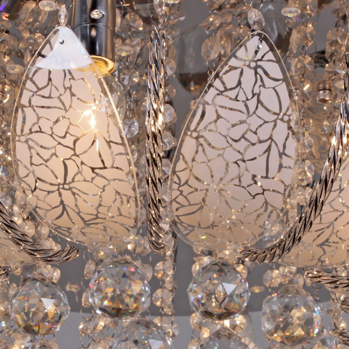 Потолочная люстра Reluce 55826-0.3-08 УЦ в Санкт-Петербурге