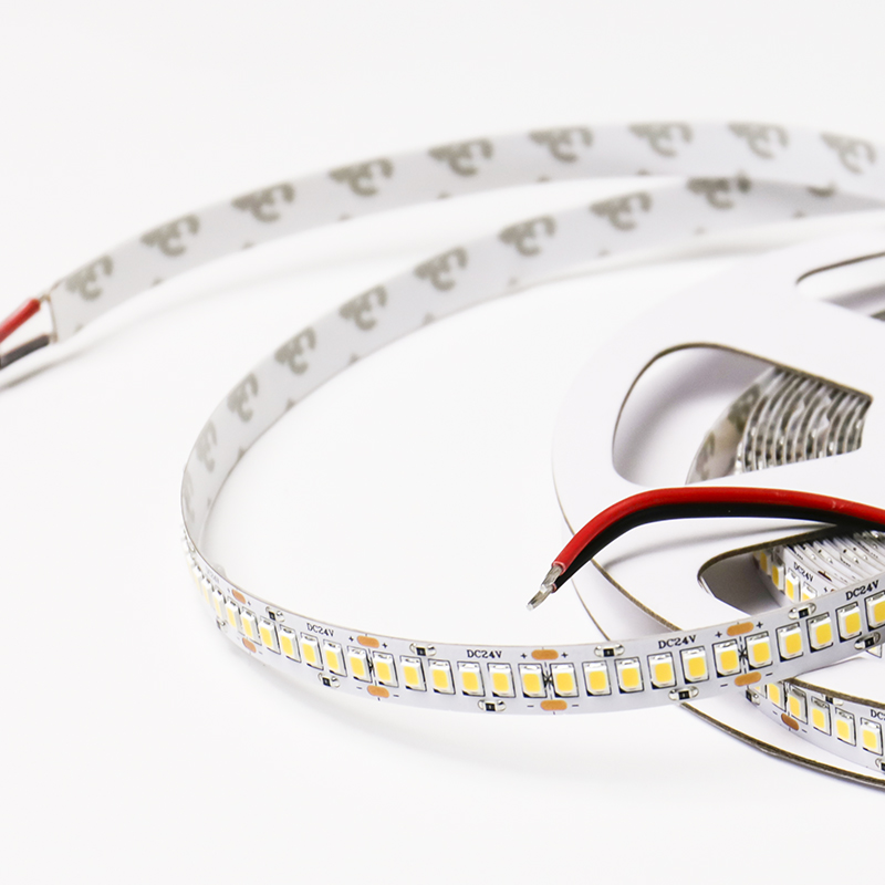 Светодиодная лента SWG Standard 2835 240 LED/м 20 Вт/м 24В IP20 SWG2240-24-20-NW-M 00-00032743 в Санкт-Петербурге