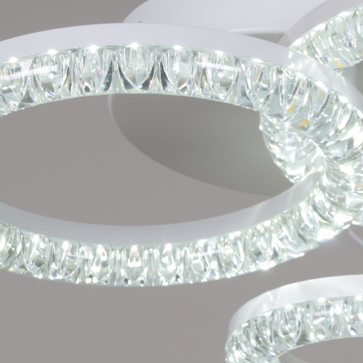 Потолочный светильник Reluce 29847-0.3-03E WH в #REGION_NAME_DECLINE_PP#