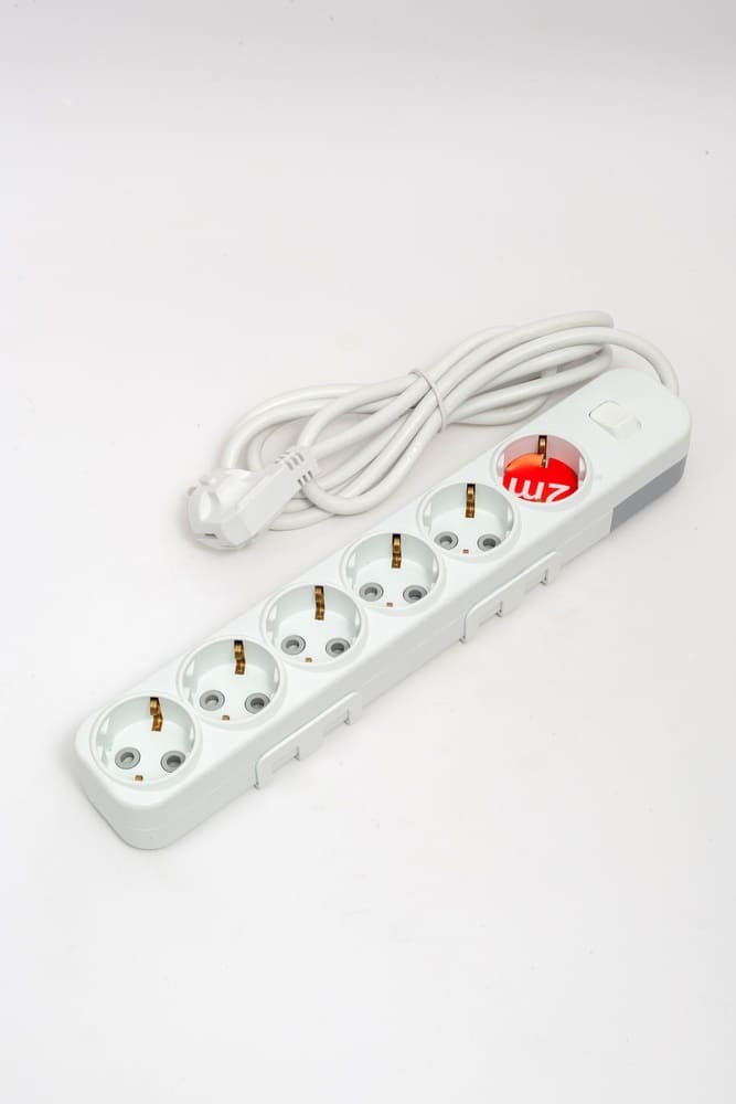 Удлинитель с/з 6вх с защитными шторками с включателем ELBI Myra 527-010202-622 в Санкт-Петербурге