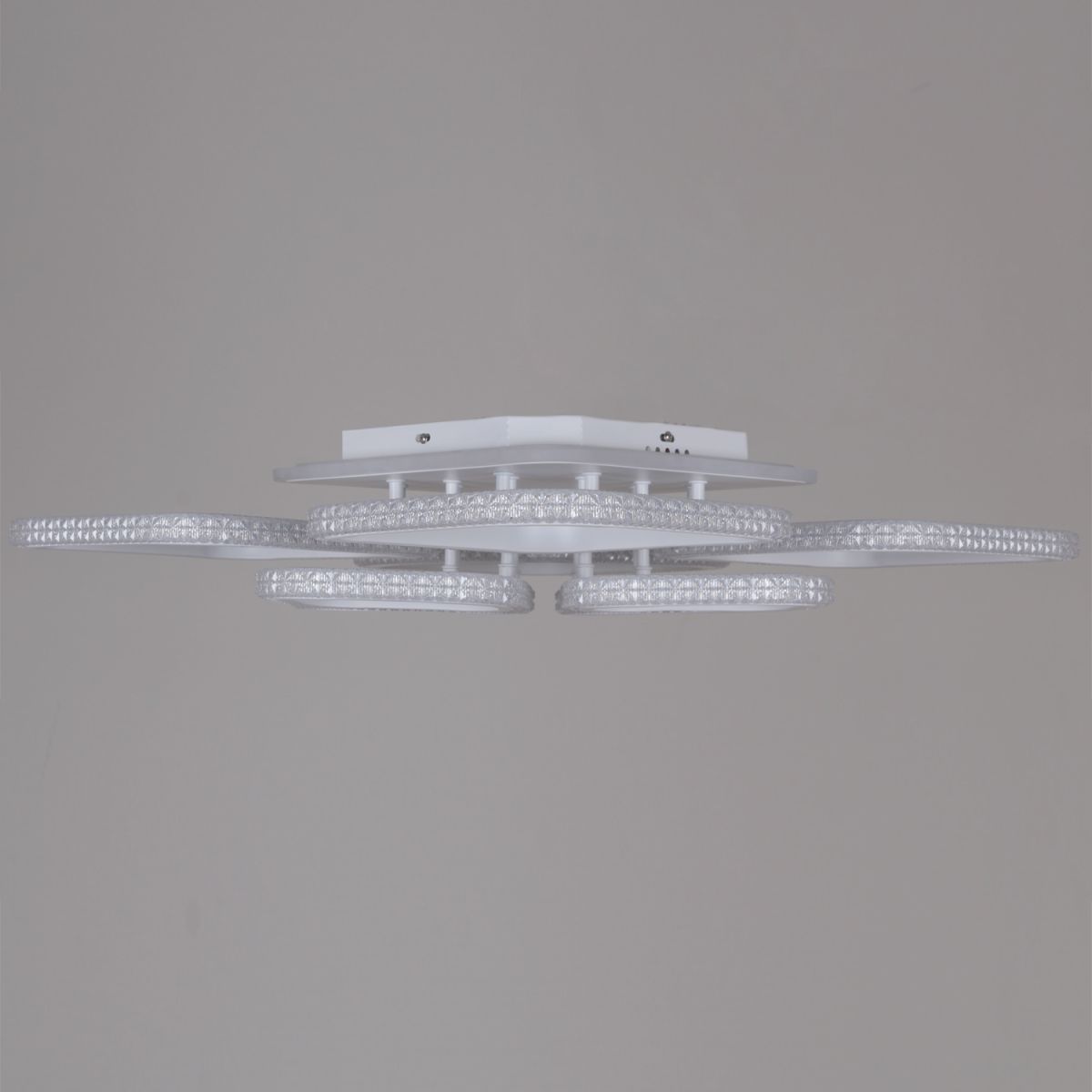 Потолочная люстра Reluce 06335-0.3-4+4A WH (RGB) в Санкт-Петербурге