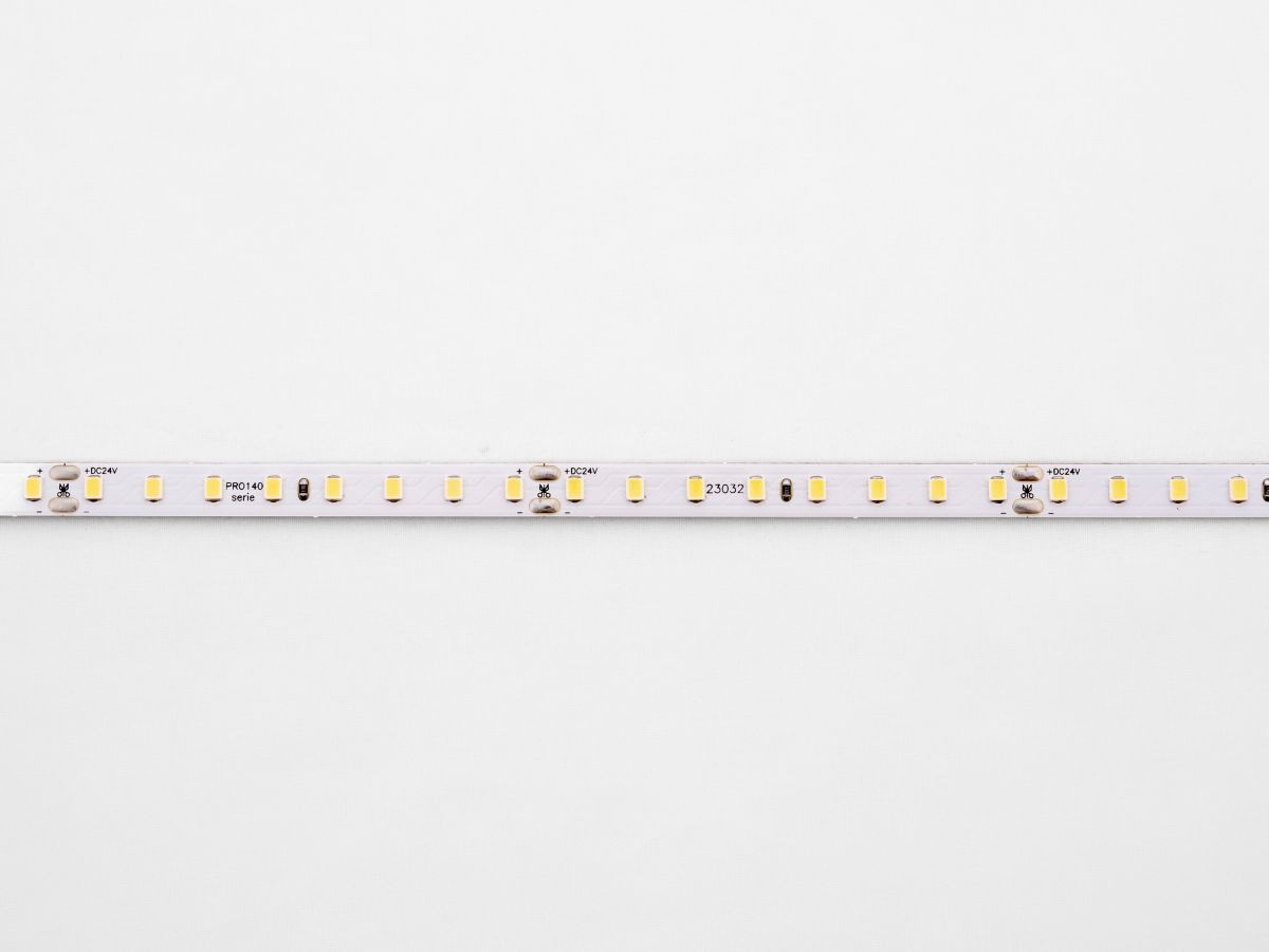Светодиодная лента LEDS POWER 2835 112/м (10Вт/м) 24В холодная 30м/кат, серия ПРО140 005744 в Санкт-Петербурге