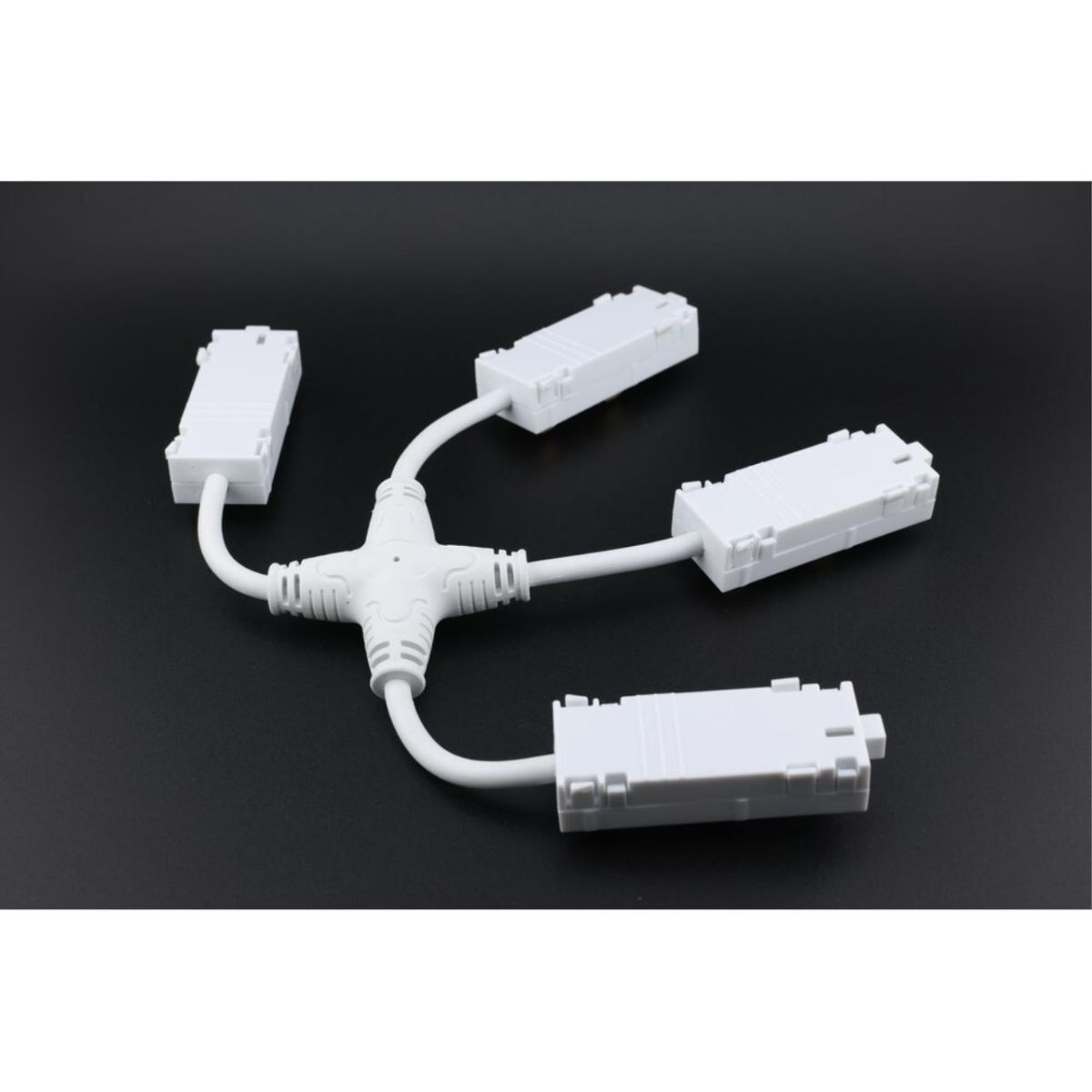 Коннектор питания Х-образный угловой для магнитного шинопровода Aployt Magnetic track 220 APL.0280.10.05 в Санкт-Петербурге