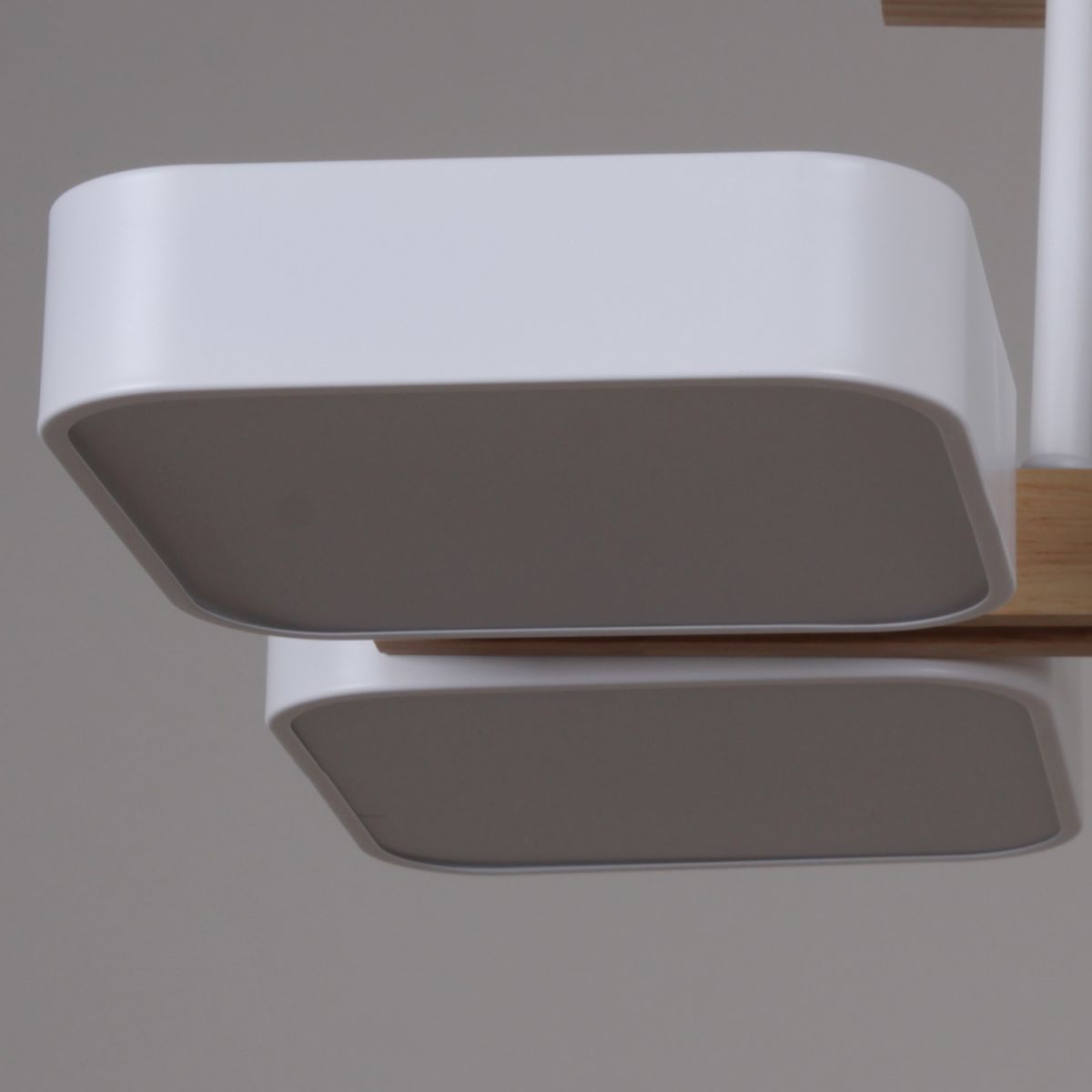 Потолочная люстра Reluce 03359-0.3-06 WH+WOOD в Санкт-Петербурге