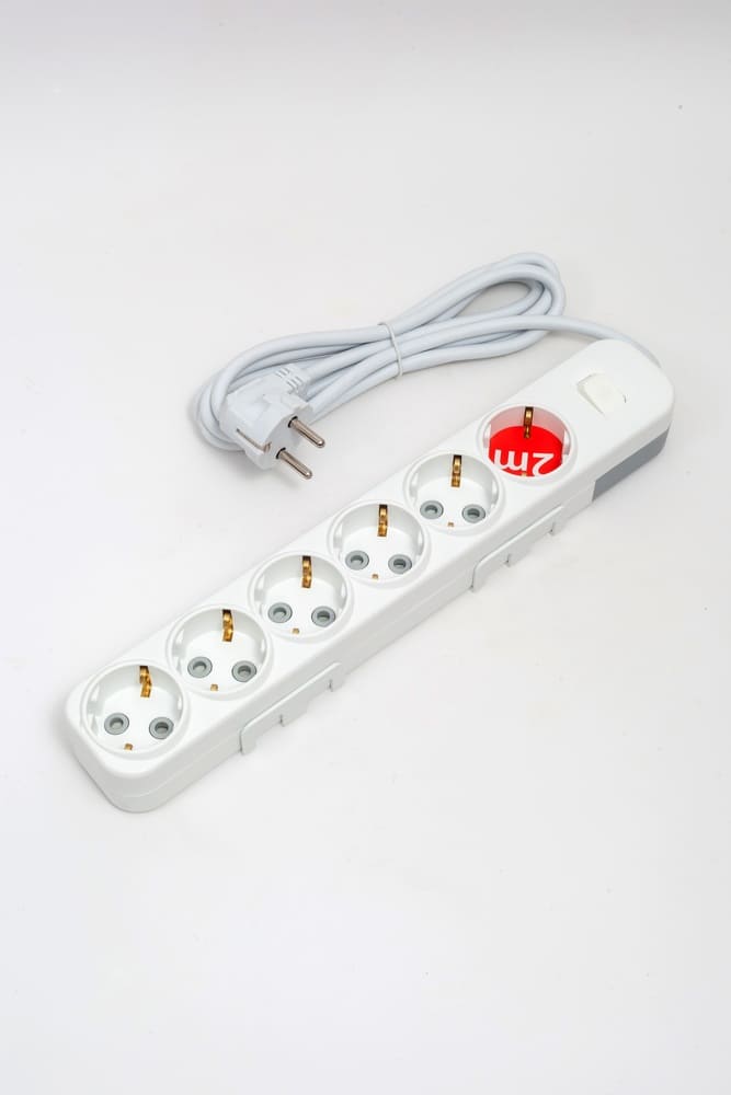 Удлинитель с/з 6вх с защитными шторками с включателем ELBI Myra 527-010202-612 в Санкт-Петербурге