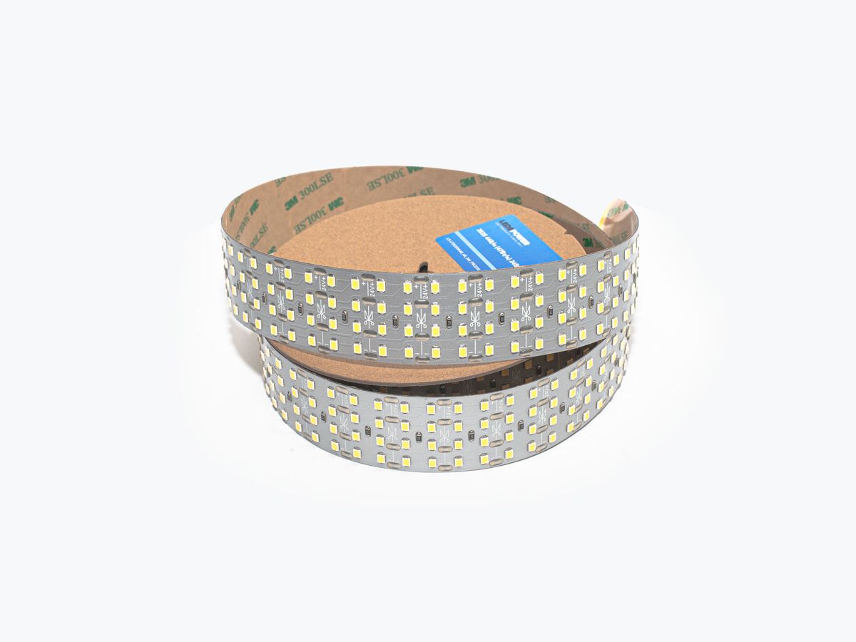 Светодиодная лента LEDS POWER четырехрядная 2835 448/м (47Вт/м) 24В холодная, серия ПРО200 009124 в Санкт-Петербурге