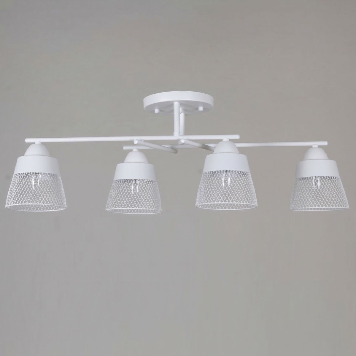 Потолочная люстра Reluce 61660-0.3-04 WH в Санкт-Петербурге