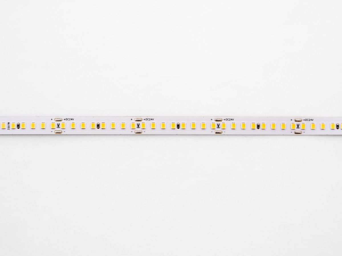 Светодиодная лента LEDS POWER 2835 176/м (16Вт/м) 24В нейтральная, серия ПРО140 005201 в #REGION_NAME_DECLINE_PP#