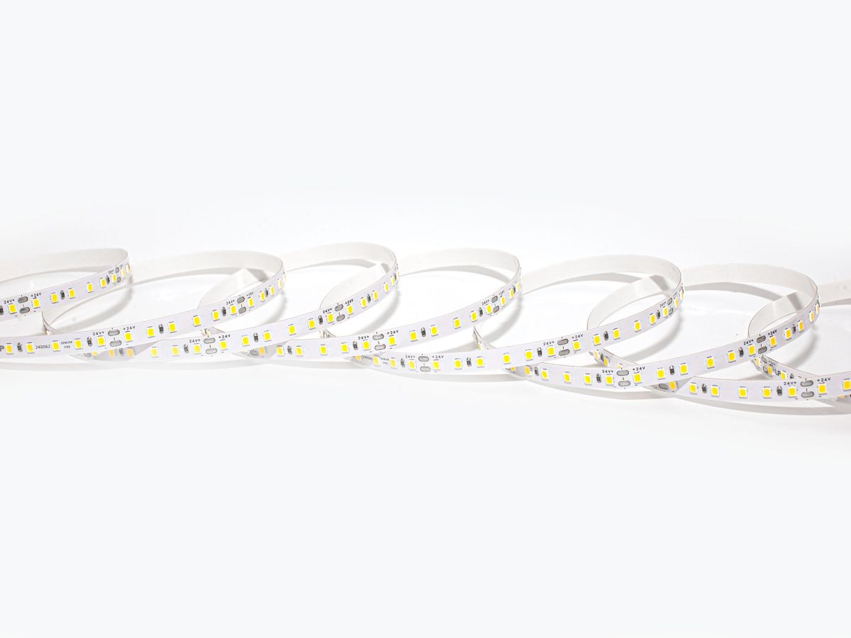 Светодиодная лента LEDS POWER 2835 120/м (10Вт/м) 24В нейтральная 008806 в #REGION_NAME_DECLINE_PP#