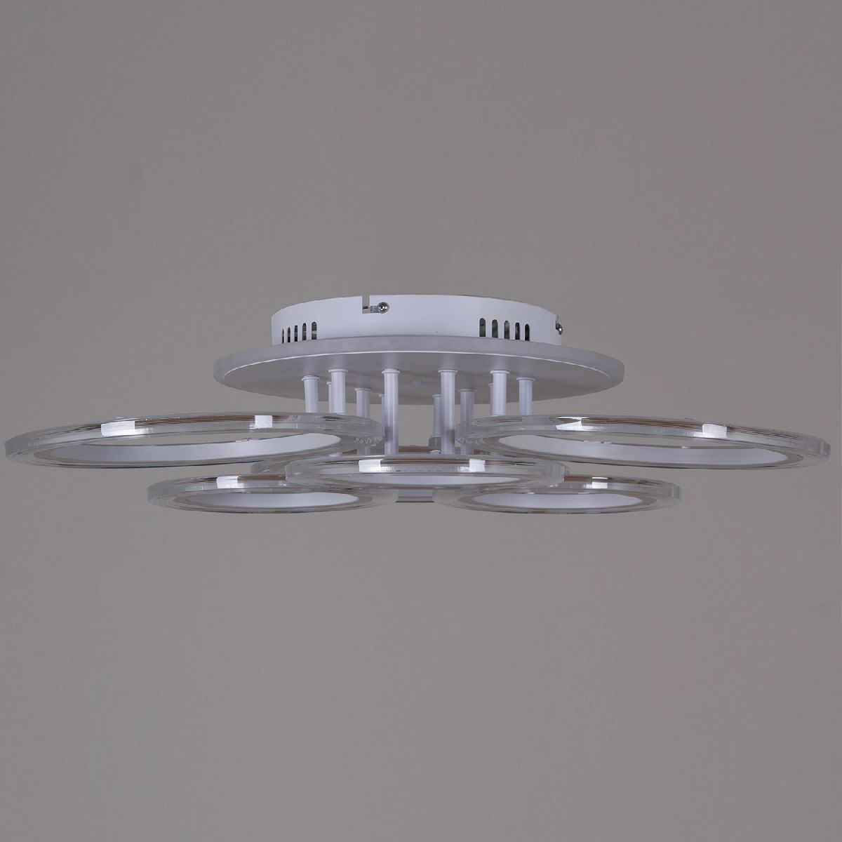 Потолочная люстра Reluce 09812-3.3-3+3A WH (RGB) в Санкт-Петербурге