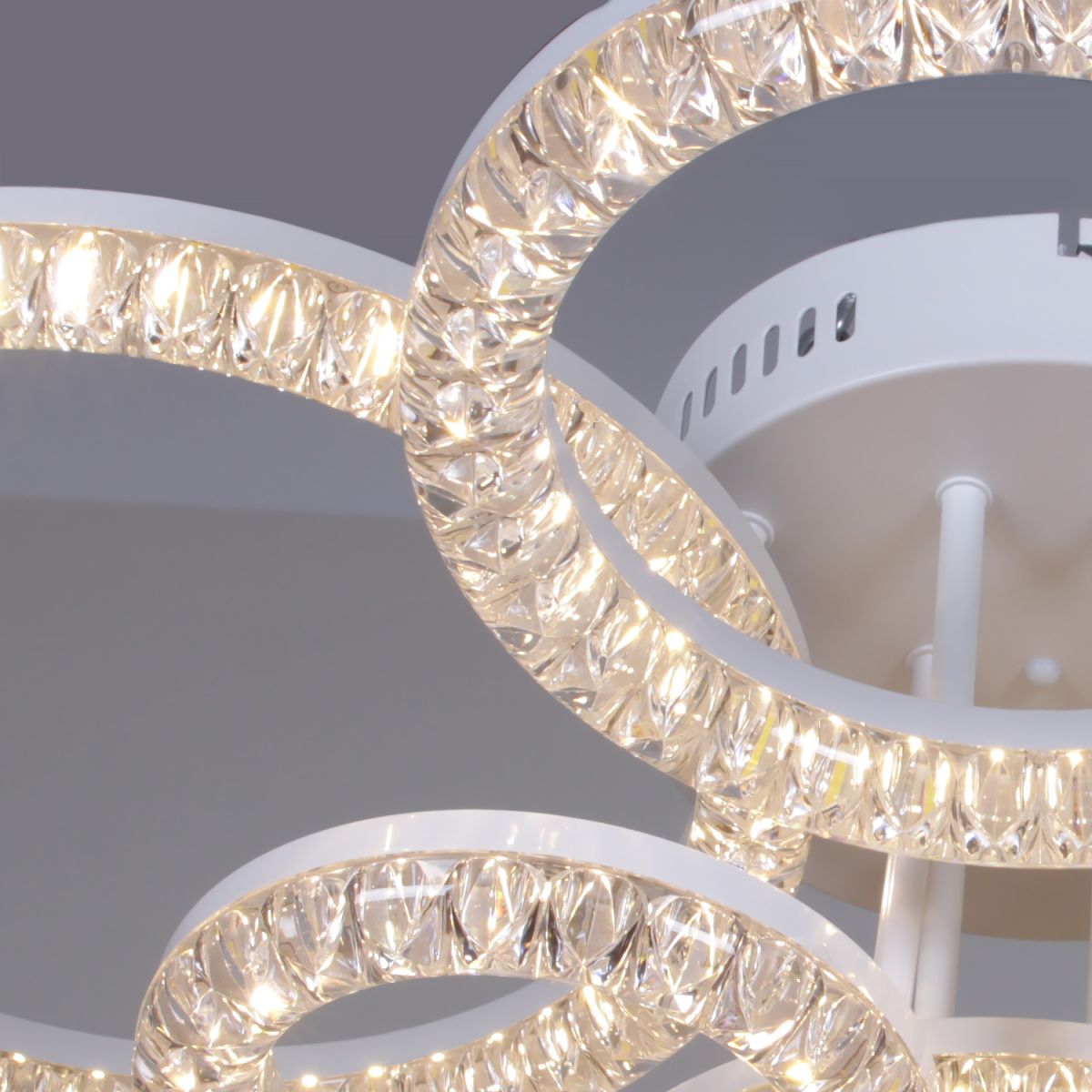 Потолочный светильник Reluce 19847-0.3-06D WH в #REGION_NAME_DECLINE_PP#