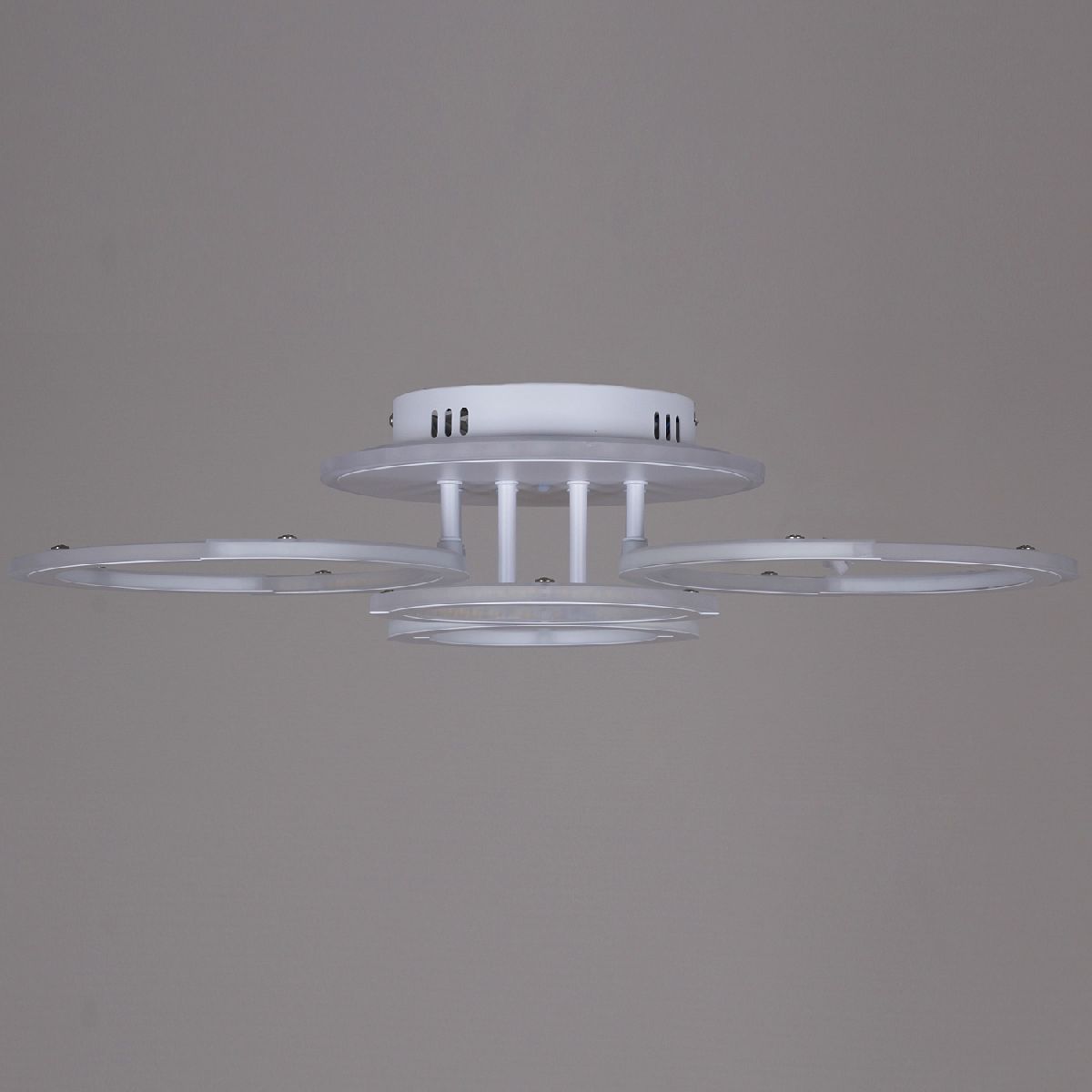 Потолочная люстра Reluce 09820-3.3-2+2A WH (RGB) в Санкт-Петербурге