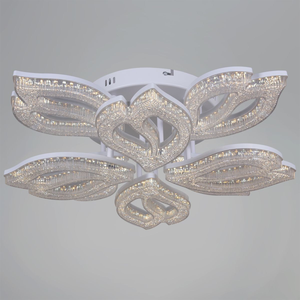 Потолочная люстра Reluce 39290-0.3-4+4 WH в Санкт-Петербурге