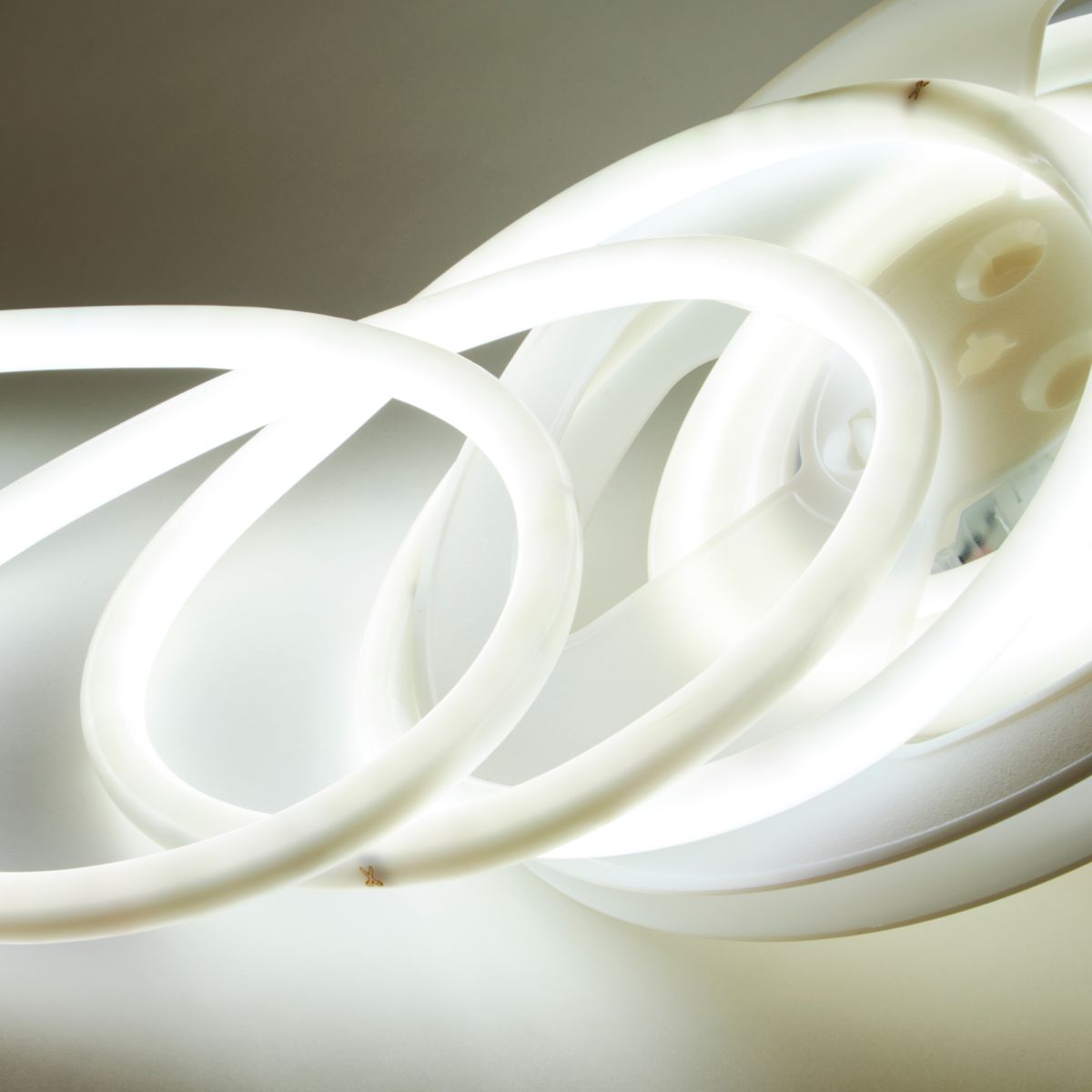 Комплект гибкого неона Uniel ULS-N40-2835-120LED/m-16mm-IP68-DC24V-10W/m-5M-6500K NEON SET01 UL-00012845 в Санкт-Петербурге