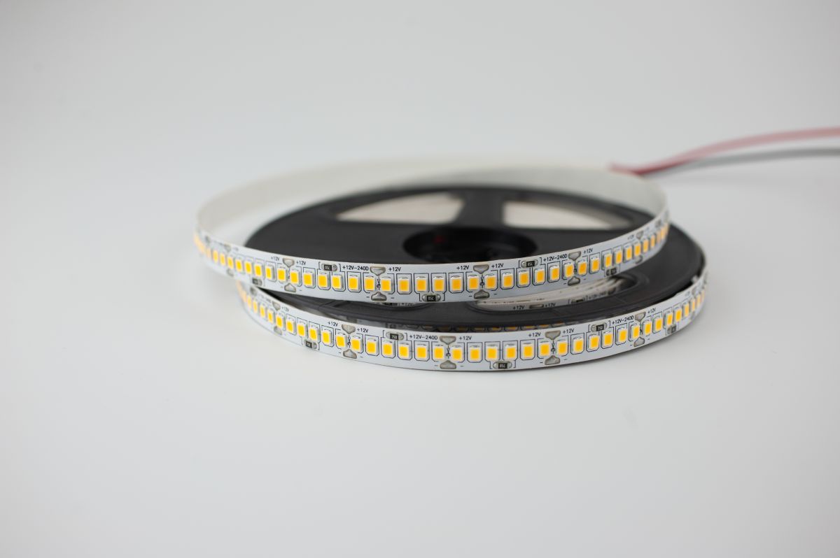 Светодиодная лента LEDS POWER 2835 240/м (21Вт/м) 12В теплая 008783 в #REGION_NAME_DECLINE_PP#