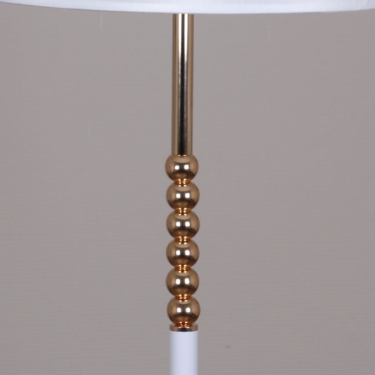 Торшер Reluce 02053-0.6-01 WH-GD в #REGION_NAME_DECLINE_PP#