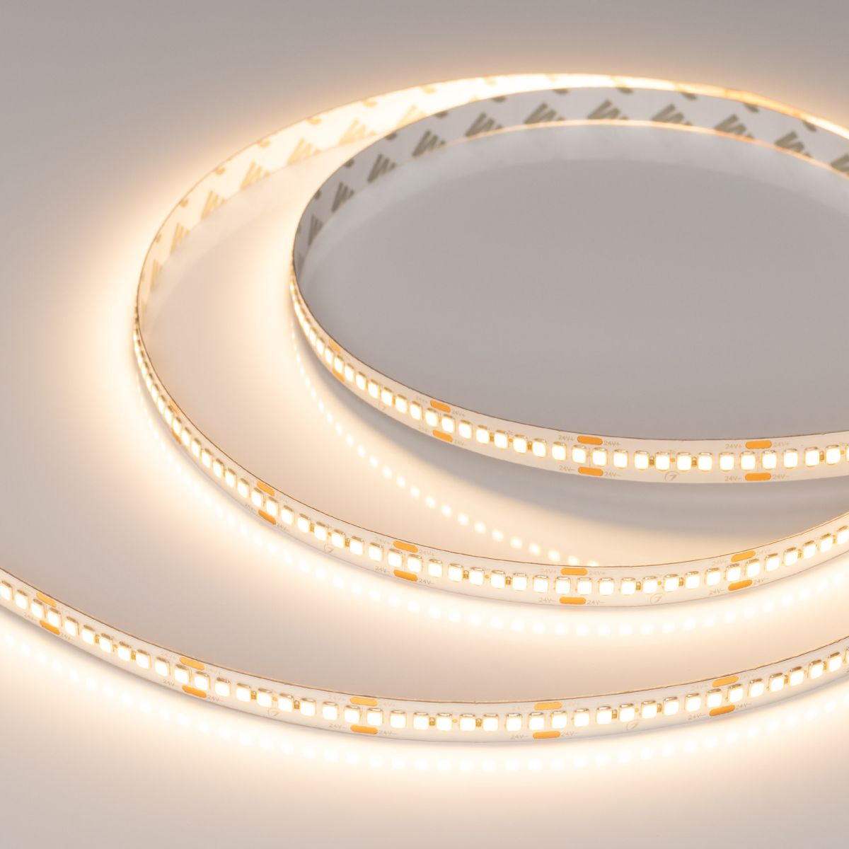 Светодиодная лента Arlight RT-A240-10mm 24V Warm2700 (22 W/m, IP20, 5m) (высок.эфф.150 лм/Вт) 038746(1) в Санкт-Петербурге