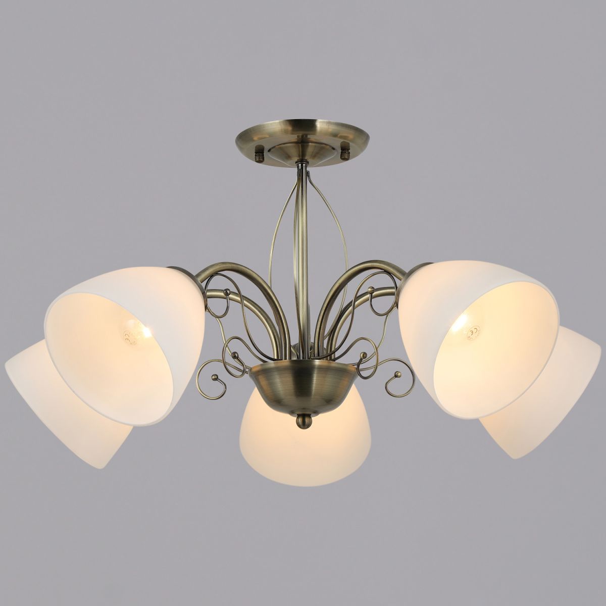 Люстра на штанге Reluce 93270-0.3-05 в Санкт-Петербурге